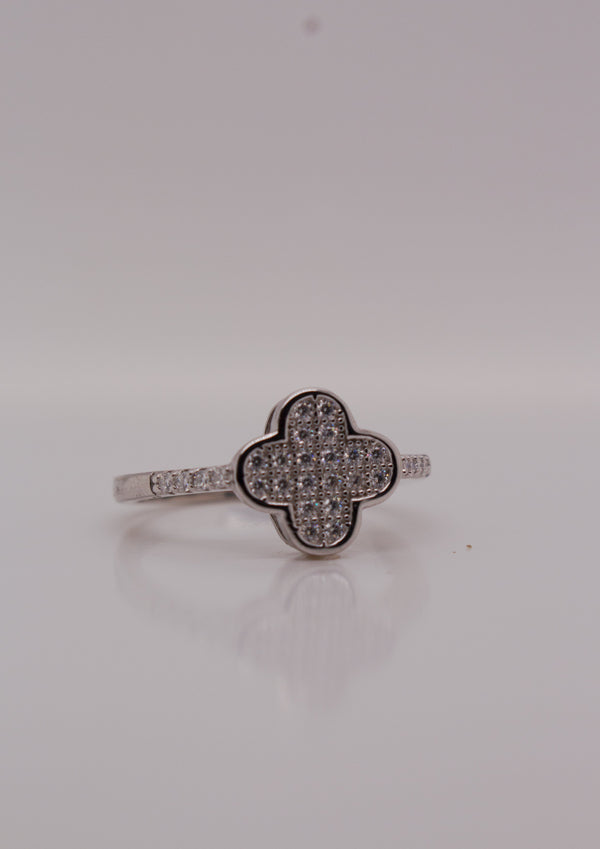 Elegant Silver Clover Ring