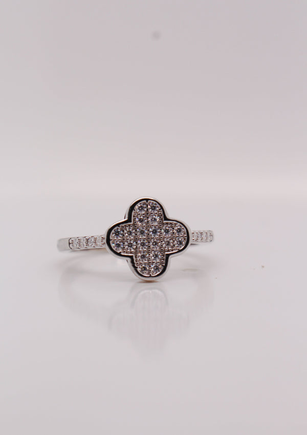 Elegant Silver Clover Ring