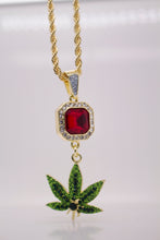 LUXURY CANNABIS LEAF PENDANT NECKLACE