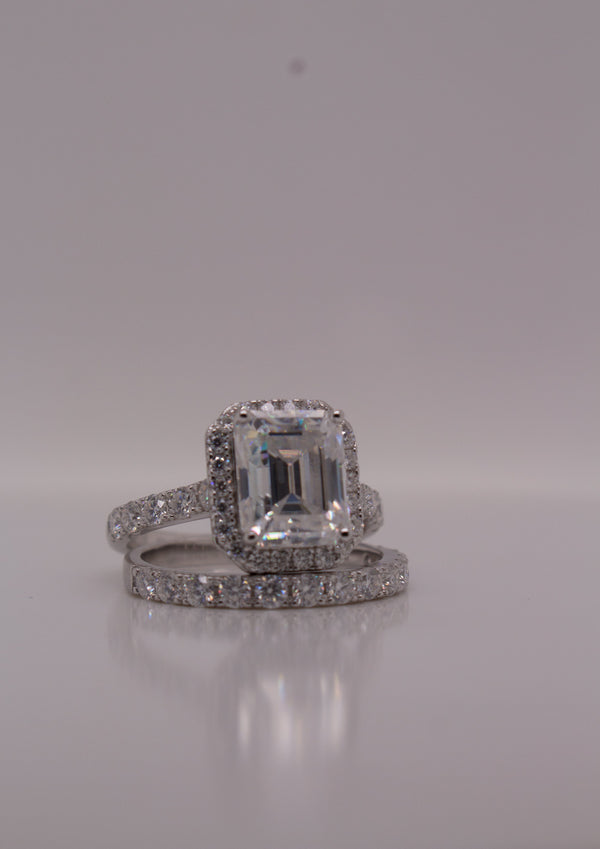 Luxury Emerald-Cut Bridal Ring Set
