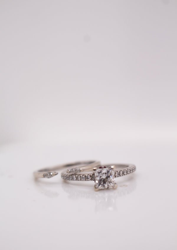 Elegant Silver Engagement Ring Set