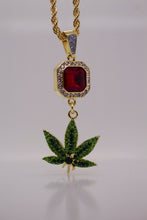 LUXURY CANNABIS LEAF PENDANT NECKLACE