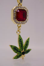 LUXURY CANNABIS LEAF PENDANT NECKLACE