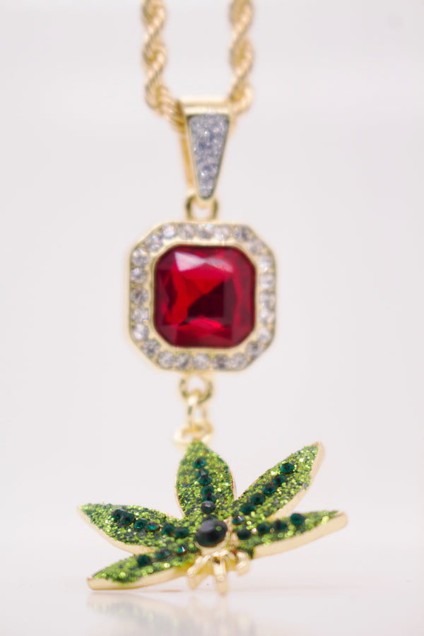 LUXURY CANNABIS LEAF PENDANT NECKLACE